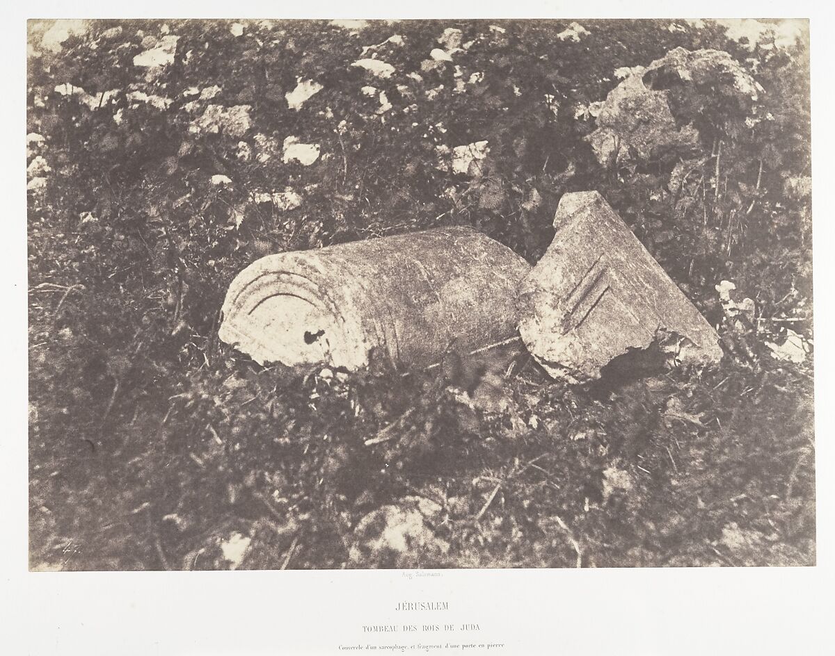 Jérusalem, Tombeau des rois de Juda, Couvercle de sarcophage et fragment d'une porte en pierre, Auguste Salzmann (French, 1824–1872), Salted paper print from paper negative 