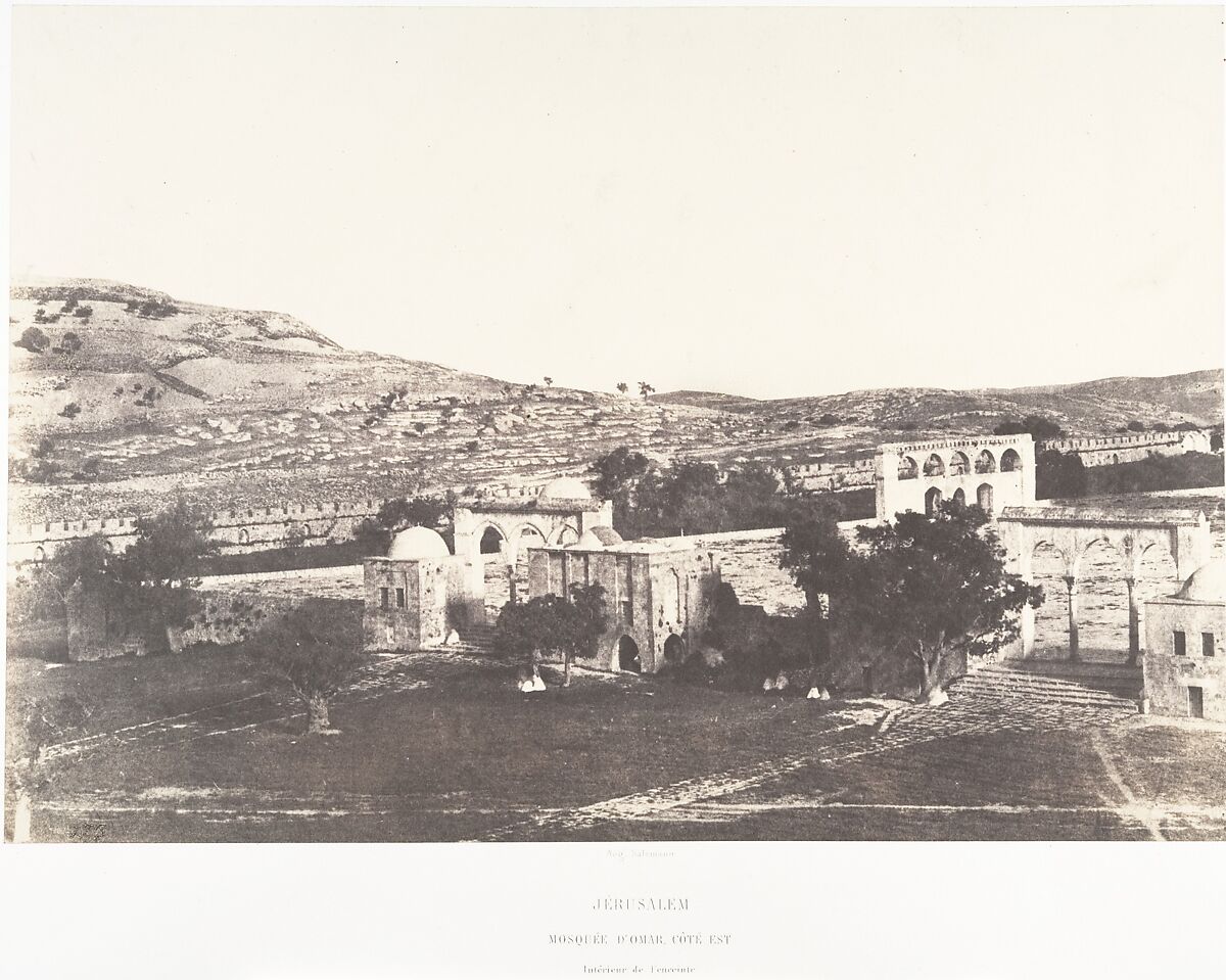Jérusalem, Mosquée d'Omar, côté Est, Intérieur de l'enceinte, 2, Auguste Salzmann (French, 1824–1872), Salted paper print from paper negative 