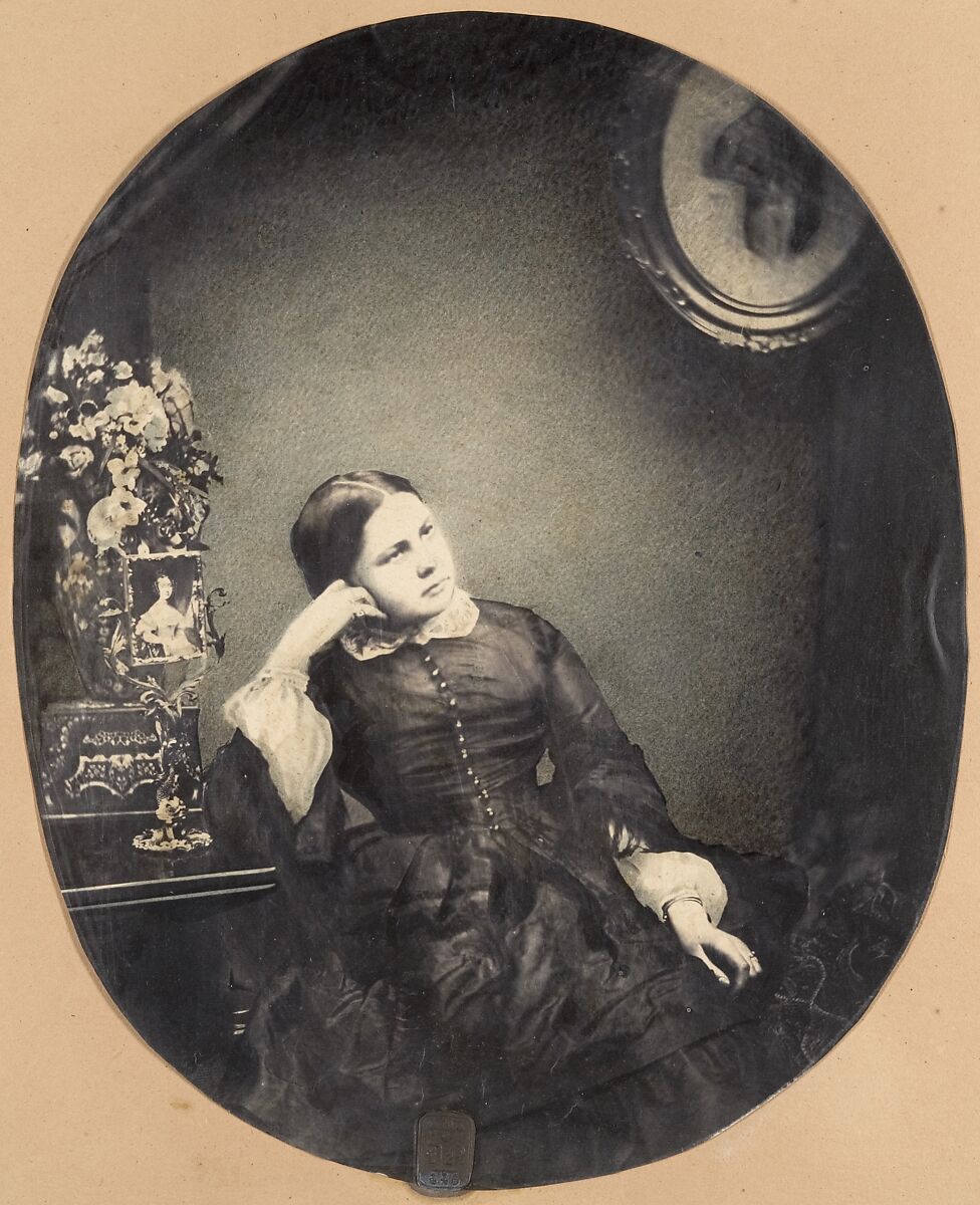 La fille de mon ami de Lille, Louis-Pierre-Théophile Dubois de Nehaut (French, active Belgium, 1799–1872), Salted paper print from paper negative 