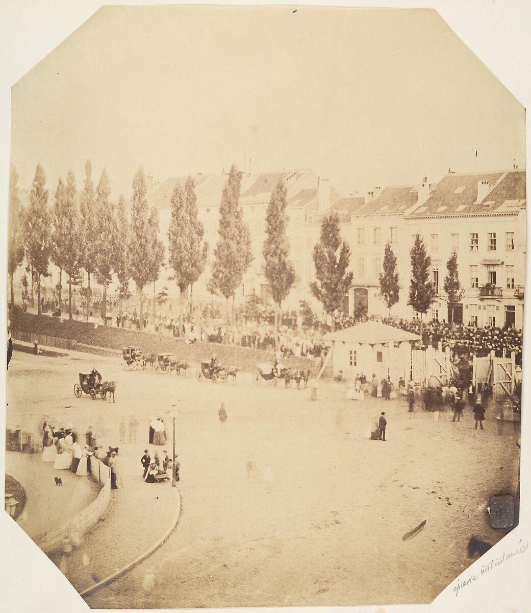 La place pendant les fêtes de septembre, Louis-Pierre-Théophile Dubois de Nehaut (French, active Belgium, 1799–1872), Salted paper print from paper negative 