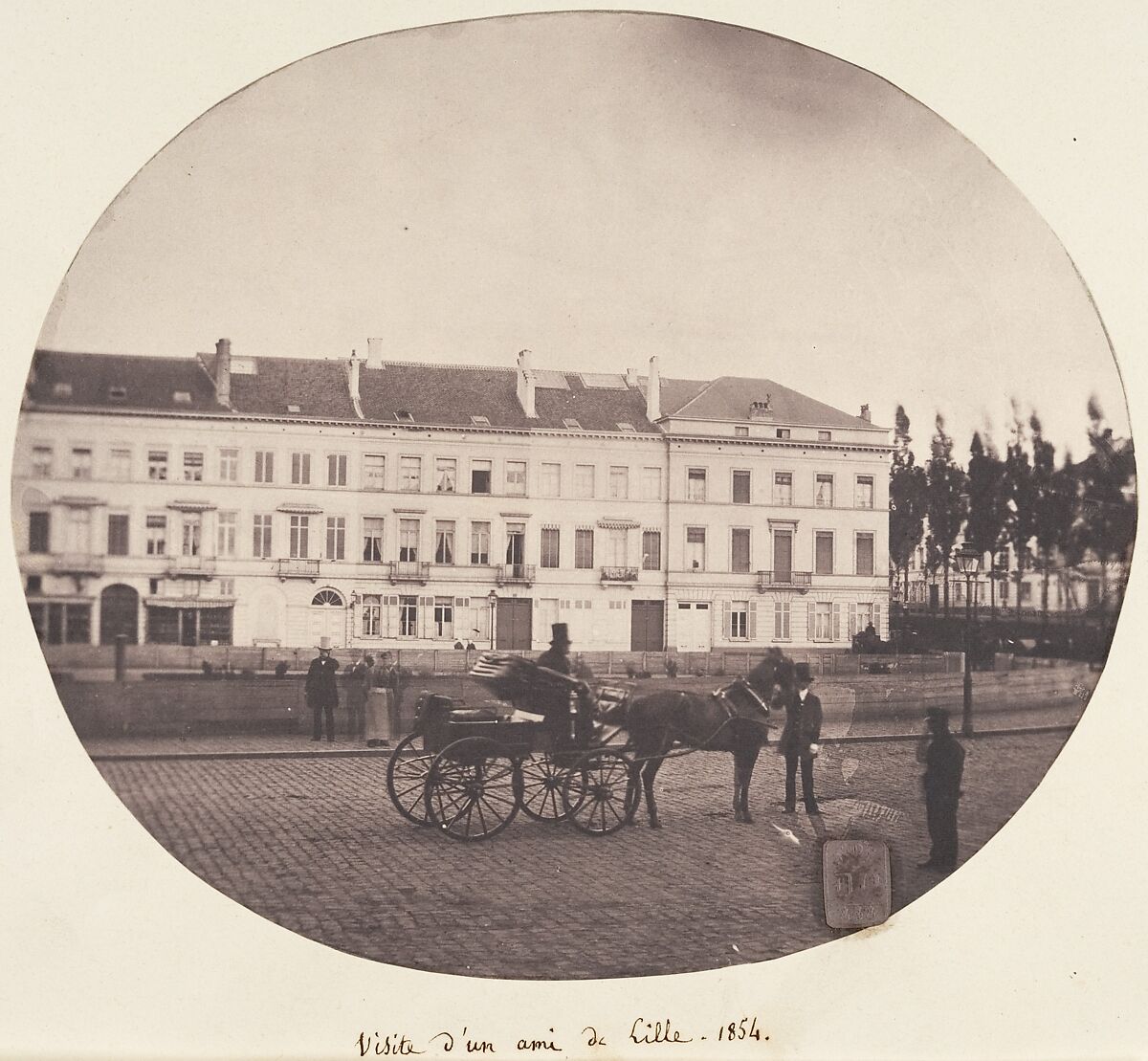 Visite d'un ami de Lille, Louis-Pierre-Théophile Dubois de Nehaut (French, active Belgium, 1799–1872), Salted paper print from paper negative 