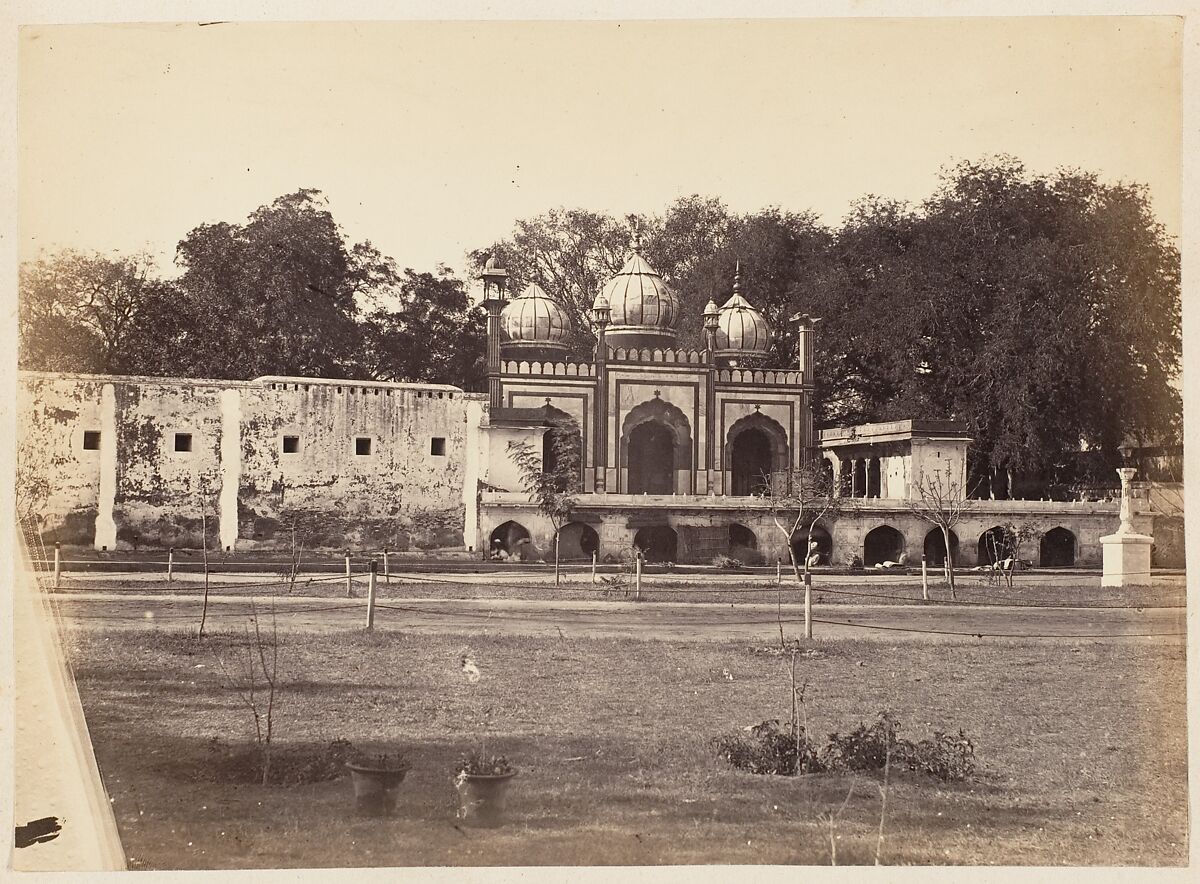 [Islamic Monument], Unknown, Albumen silver print 