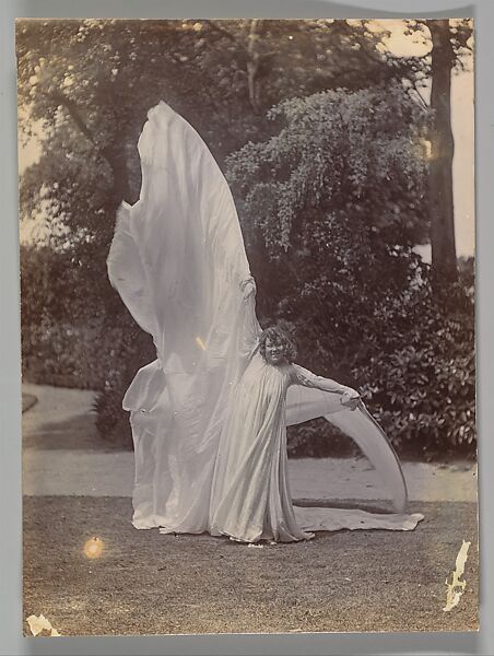 Loie Fuller Dancing, Samuel Joshua Beckett (British, Shadwell, Stepney [London] 1870–1940 Bournemouth), Gelatin silver print 