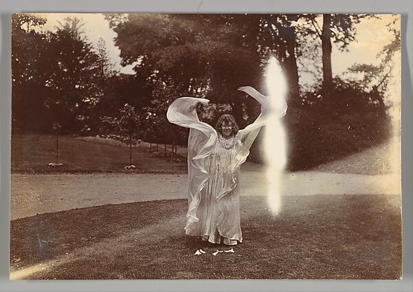 Loie Fuller Dancing, Samuel Joshua Beckett (British, Shadwell, Stepney [London] 1870–1940 Bournemouth), Gelatin silver print 