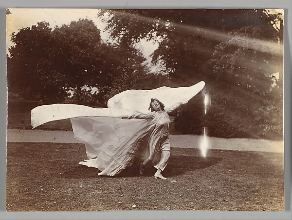 Loie Fuller Dancing, Samuel Joshua Beckett (British, Shadwell, Stepney [London] 1870–1940 Bournemouth), Gelatin silver print 
