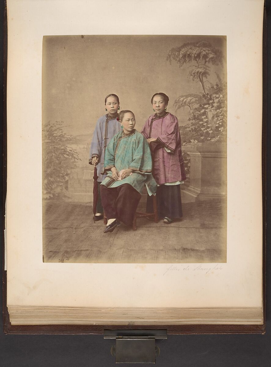 Filles de Shanghai, Raimund von Stillfried (Austrian, 1839–1911), Albumen silver print from glass negative with applied color 