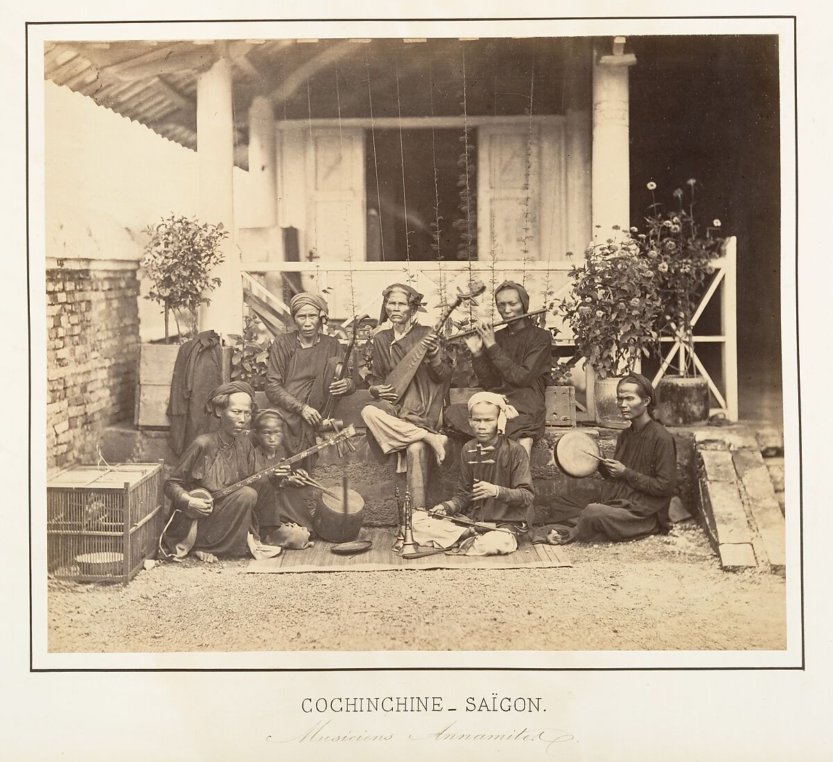 Musiciens Annamites, Saïgon, Cochinchine, Emile Gsell (French, Sainte-Marie-aux-Mines 1838–1879 Vietnam), Albumen silver print from glass negative 