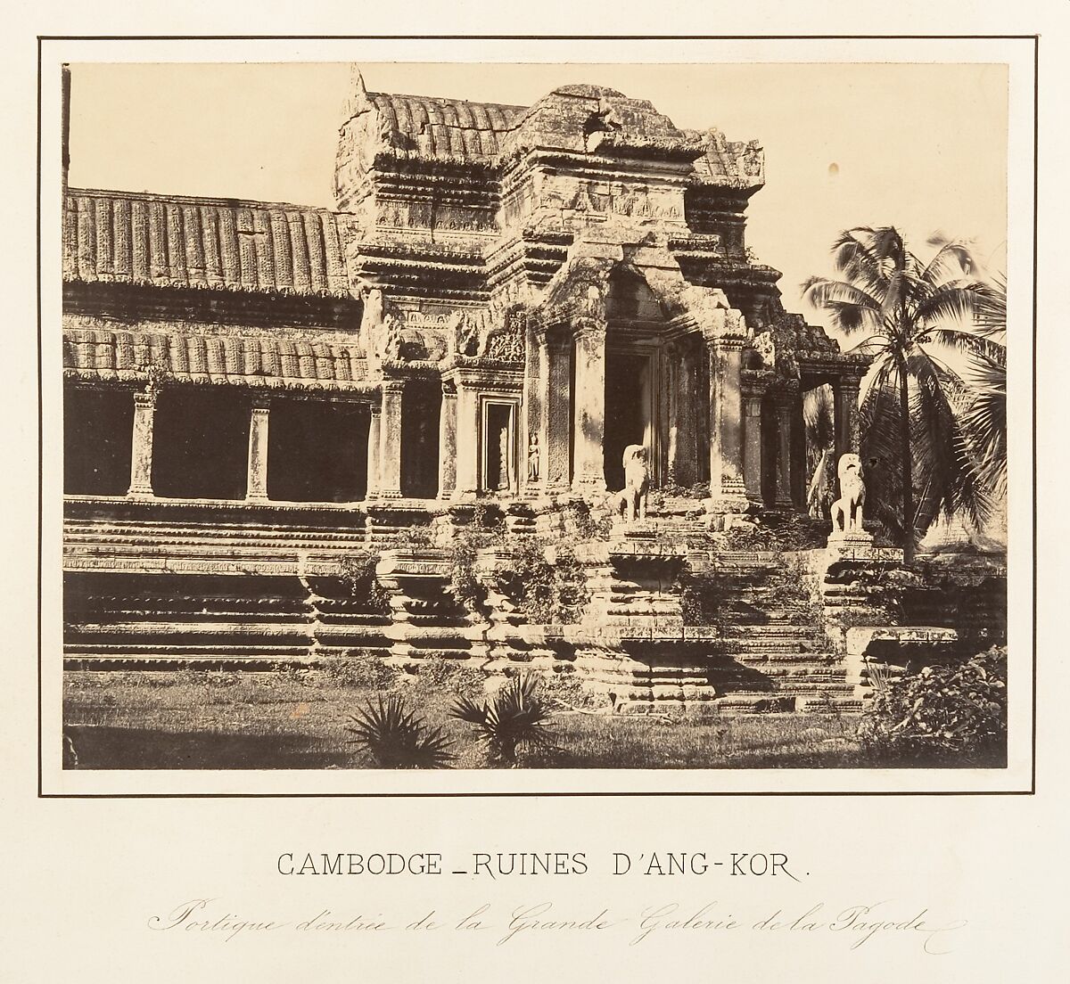 Portique d'entrée de la Grande Galerie de la Pagode, Emile Gsell (French, Sainte-Marie-aux-Mines 1838–1879 Vietnam), Albumen silver print from glass negative 