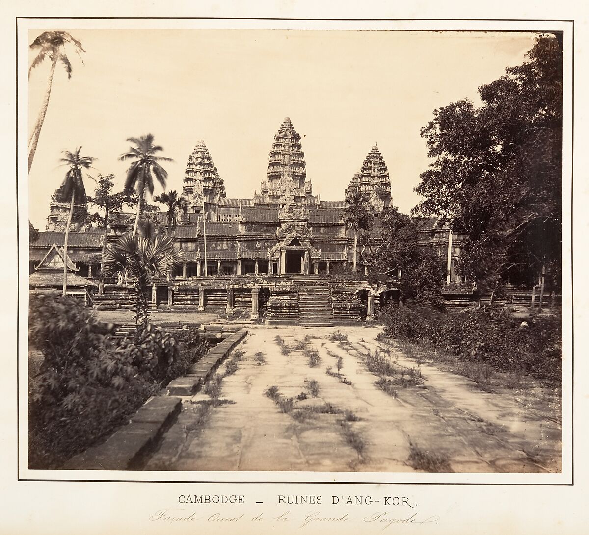 Façade Ouest de la Grande Pagode, Emile Gsell (French, Sainte-Marie-aux-Mines 1838–1879 Vietnam), Albumen silver print from glass negative 