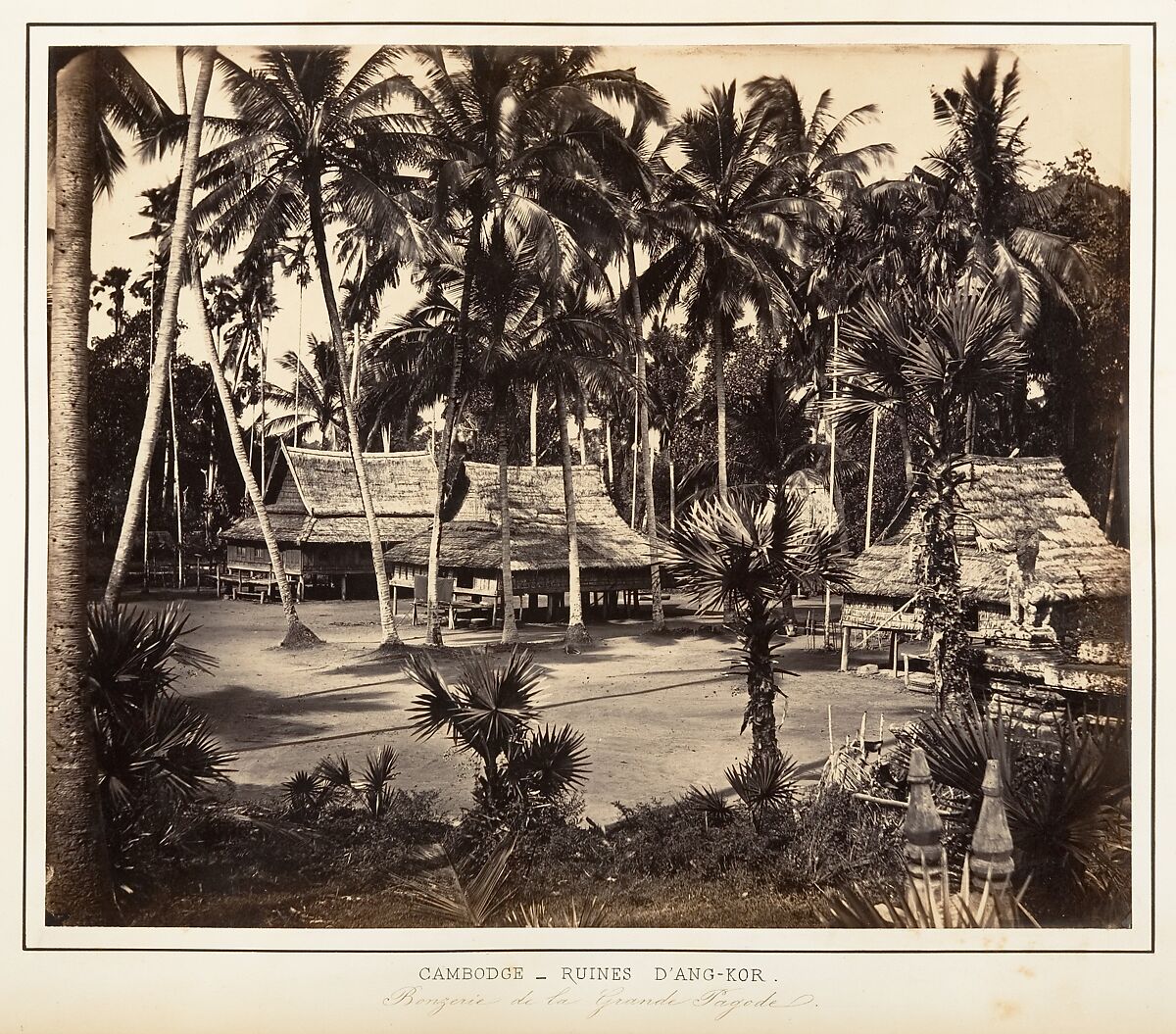 Bonzerie de la Grande Pagode, Emile Gsell (French, Sainte-Marie-aux-Mines 1838–1879 Vietnam), Albumen silver print from glass negative 