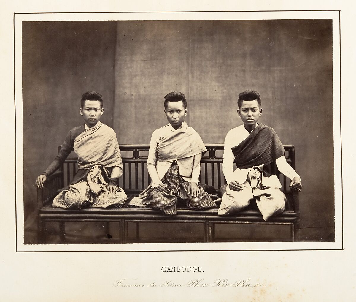 Femmes du Prince Phra-Kéo-Pha, Emile Gsell (French, Sainte-Marie-aux-Mines 1838–1879 Vietnam), Albumen silver prints from glass negatives 