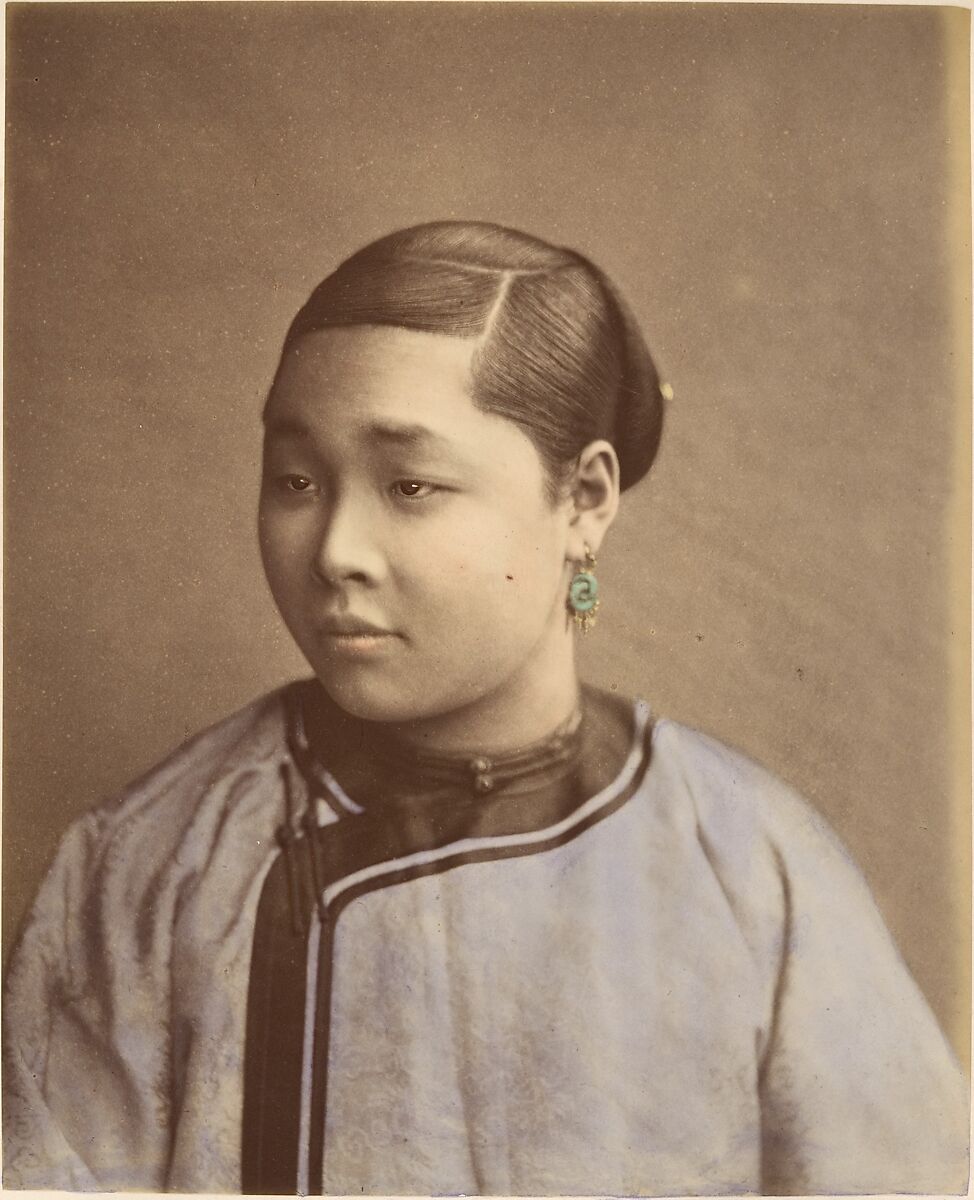 Fille de Shanghai, Raimund von Stillfried (Austrian, 1839–1911), Albumen silver print from glass negative with applied color 