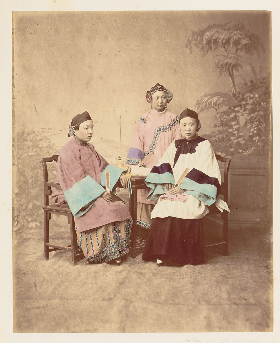 Filles de Sootchow (Suzhou Girls), Unknown, Albumen silver print from glass negative with applied color