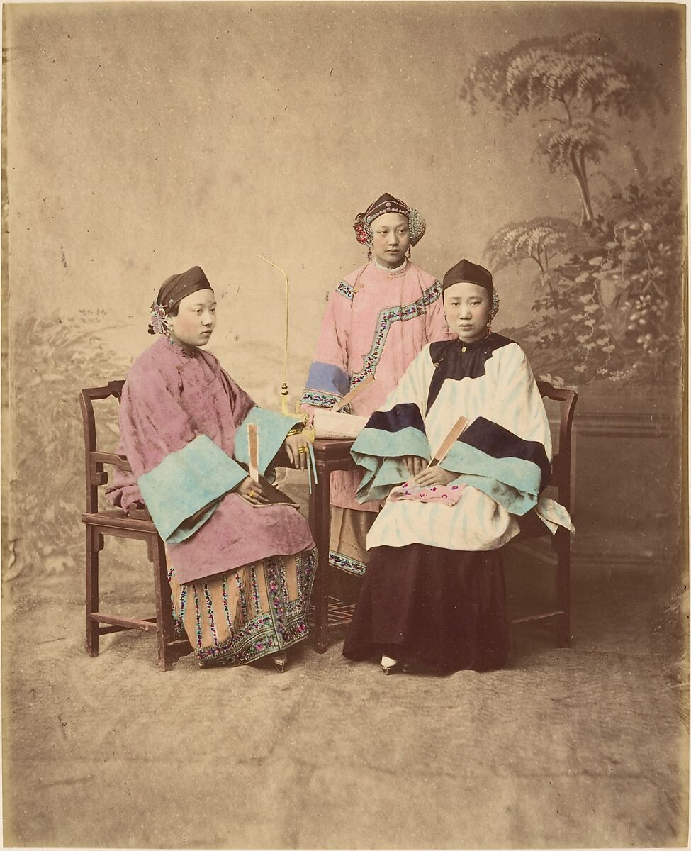 Filles de Sootchow (Suzhou Girls), Unknown, Albumen silver print from glass negative with applied color 