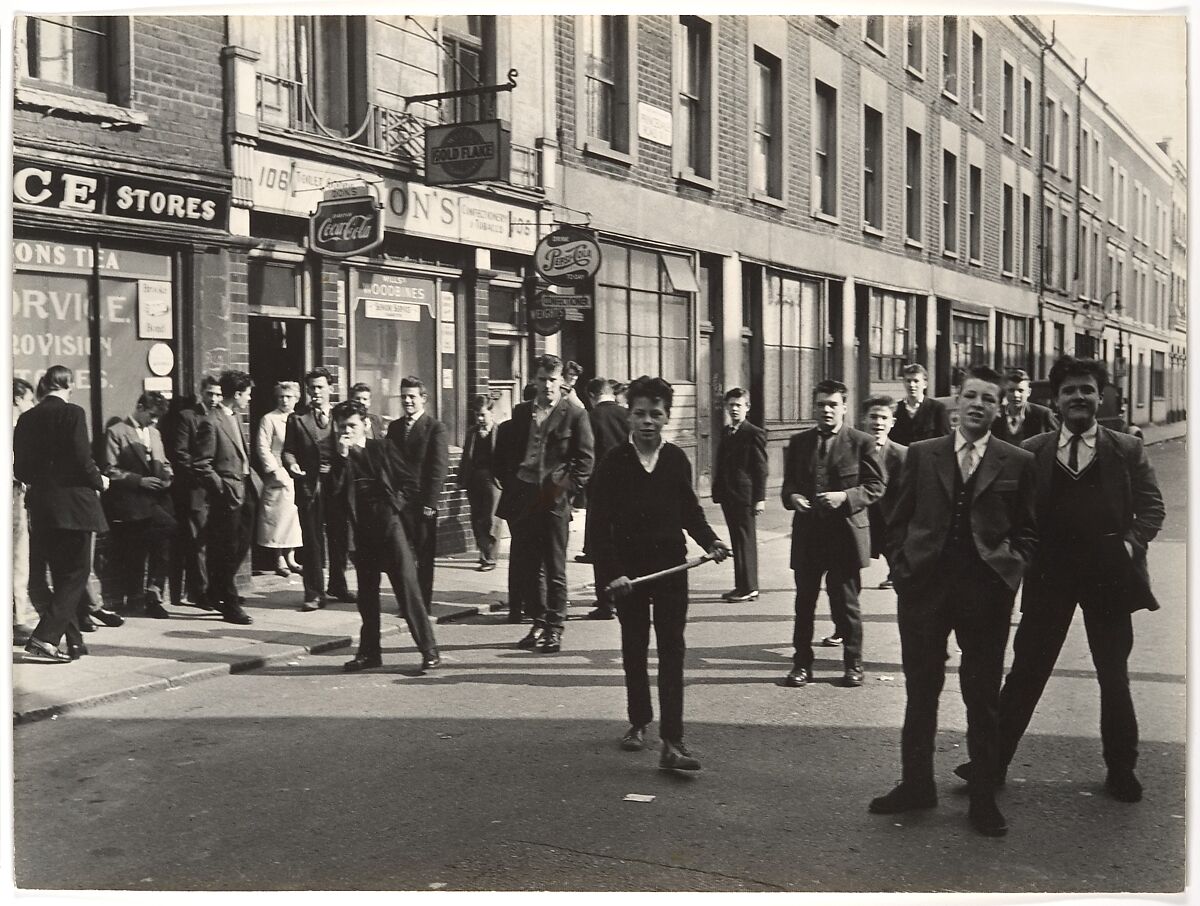Teddy Boy Group, Princedale Road, North Kensington, London, Roger Mayne (British, Cambridge 1929–2014), Gelatin silver print 