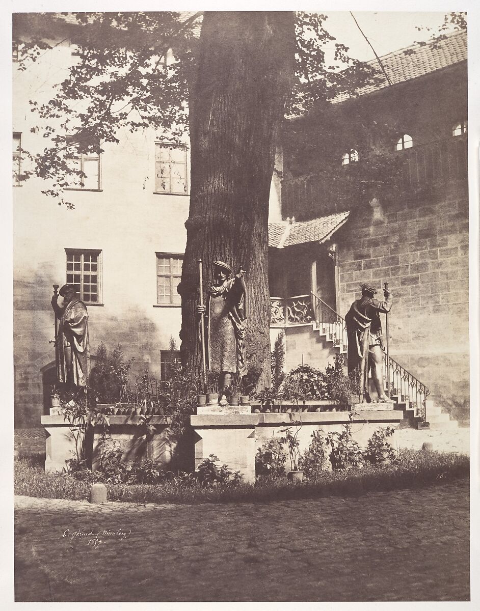Nuremburg, Intérieur de la Cour du Burg impérial, Léon Gérard (French, 1817–1896), Albumen silver print from glass negative 