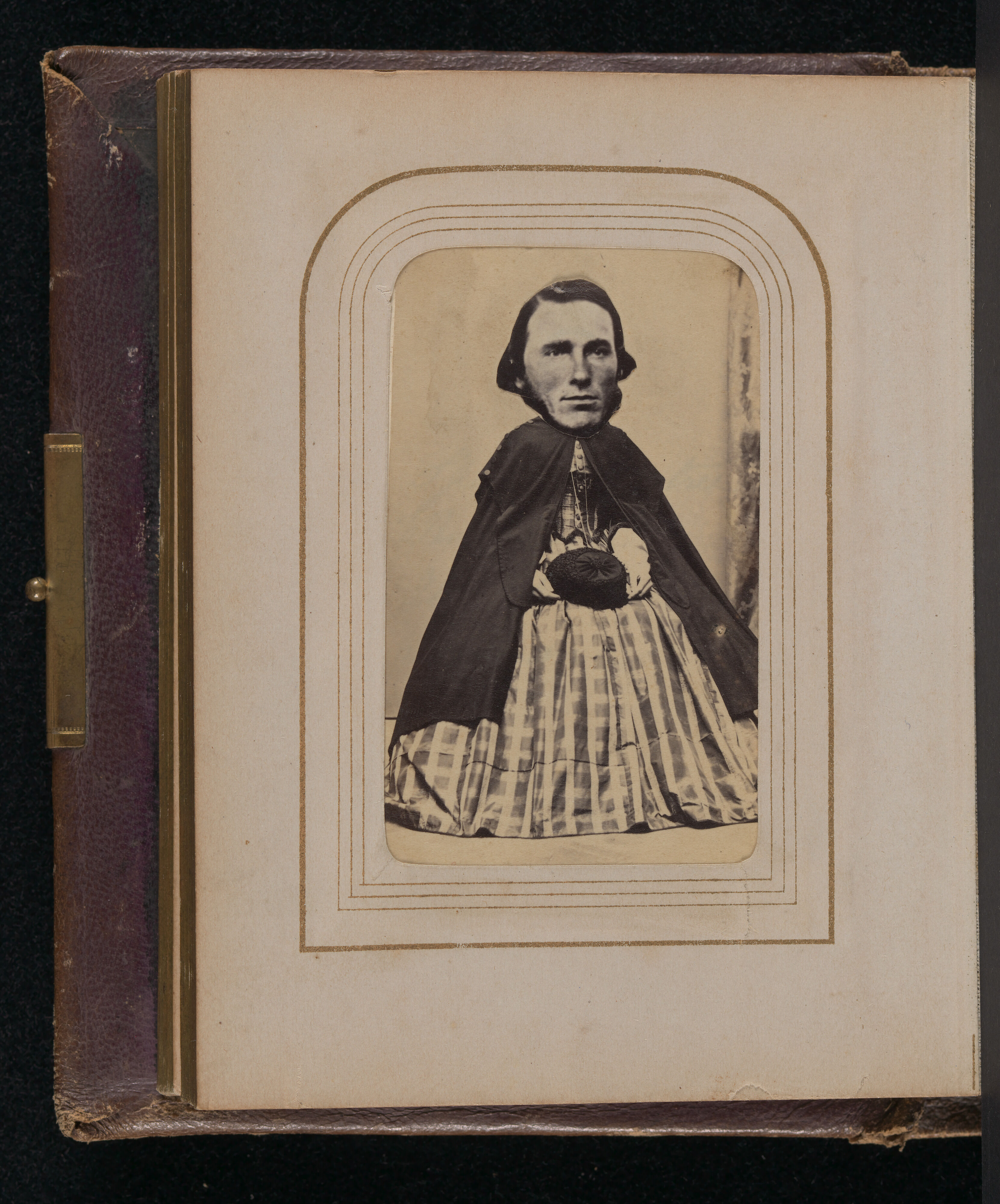 Carte De Visite Photo (CDV) Albuminée - Jeunes Filles De Pont-Labbé, Avant 1900 - Format 17x8.5 Cm