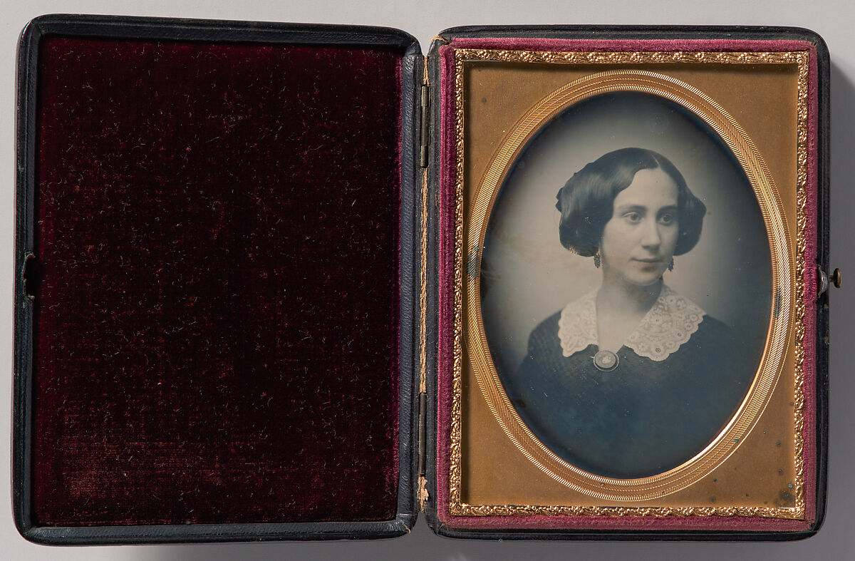 [Young Woman Wearing Lace Collar and Brooch], Attributed to Southworth and Hawes (American, active 1843–1863), Daguerreotype 