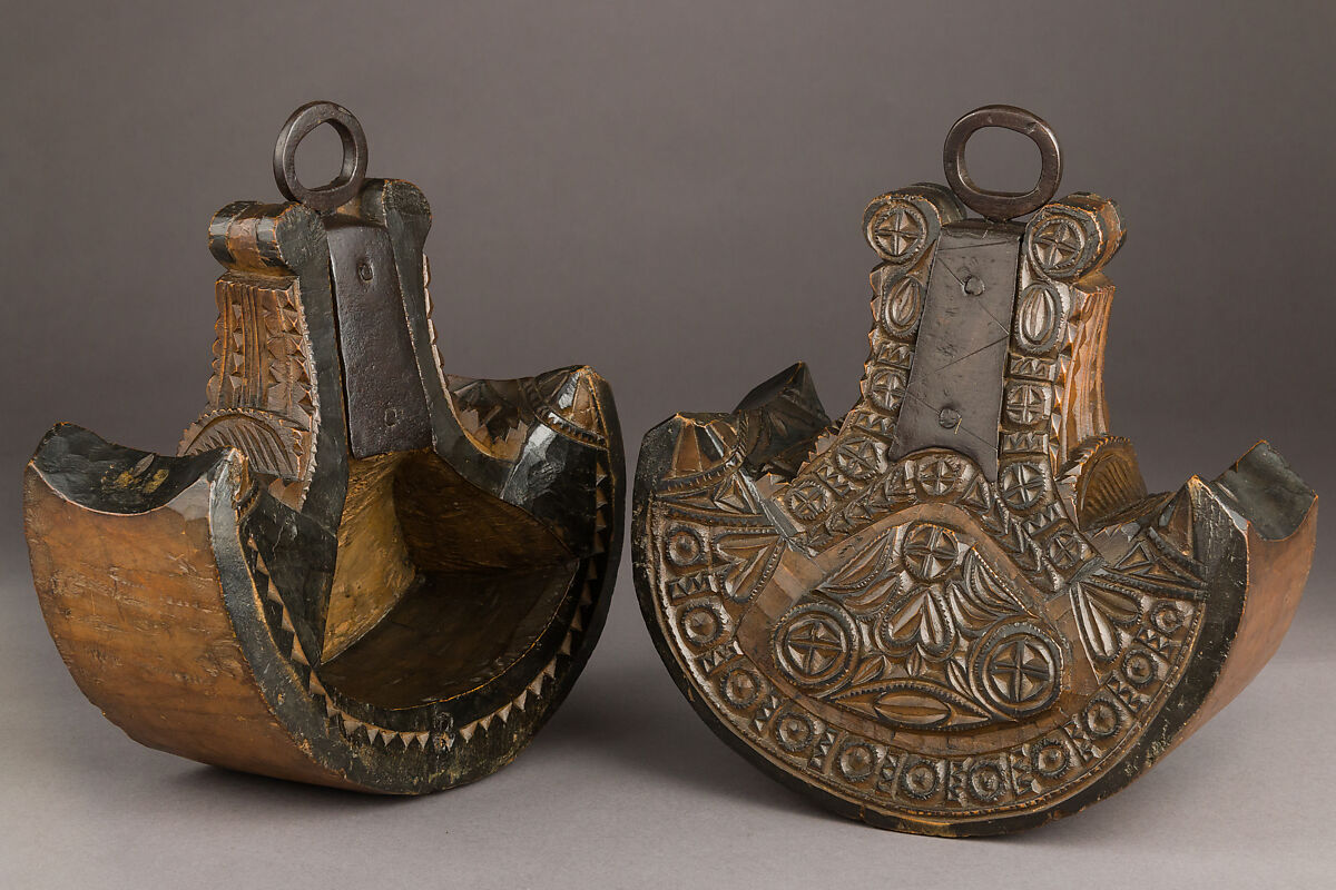 Pair of Stirrups, Wood, iron, Mapuche 