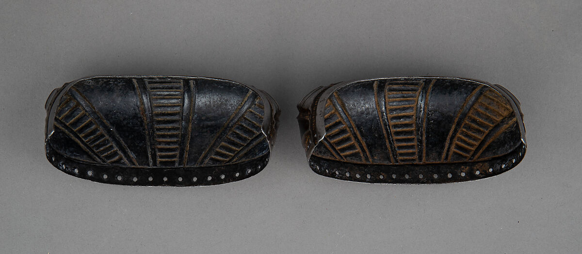Toe Caps for a Pair of Foot Defenses (Sabatons), Steel, gold, German