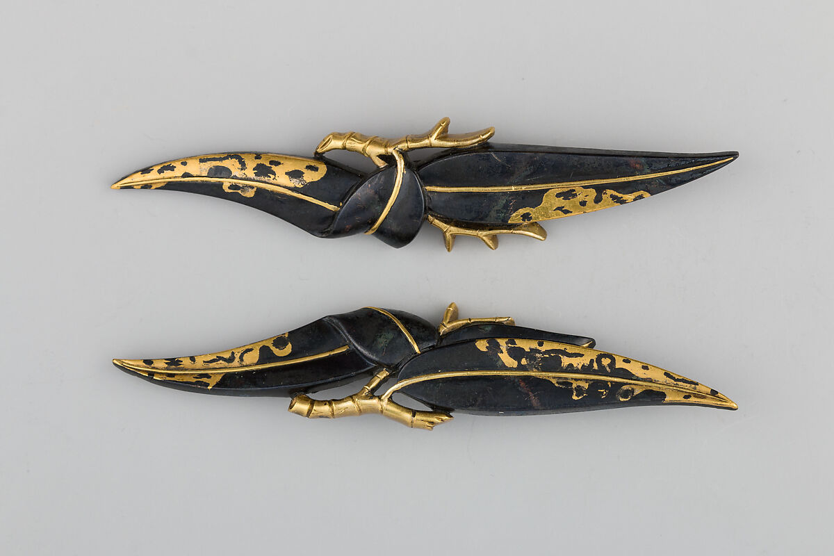 Pair of Sword-Grip Ornaments (Menuki), Copper-gold alloy (shakudō), gold, Japanese 