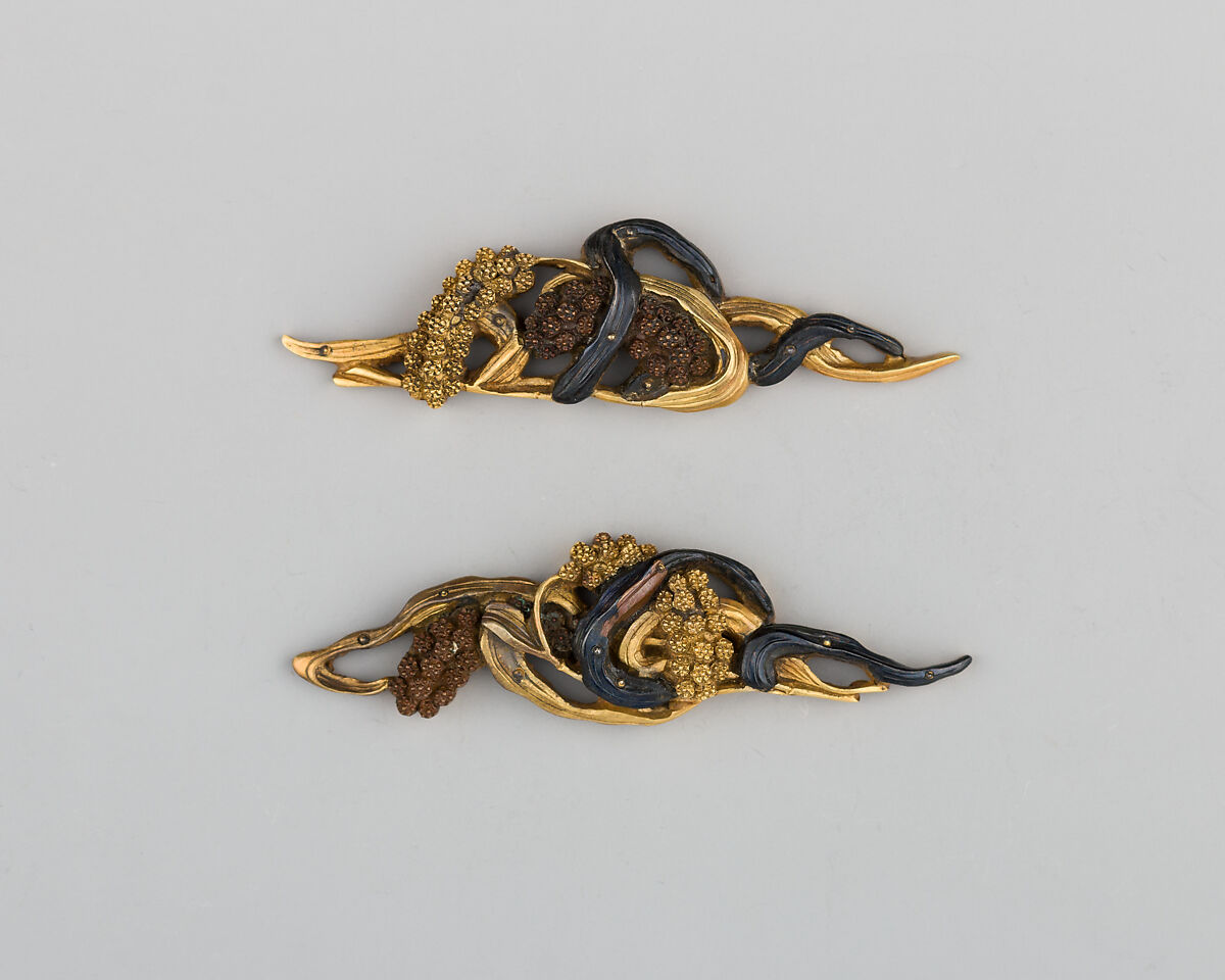 Pair of Sword-Grip Ornaments (Menuki), Copper-gold alloy (shakudō), gold, copper, Japanese 