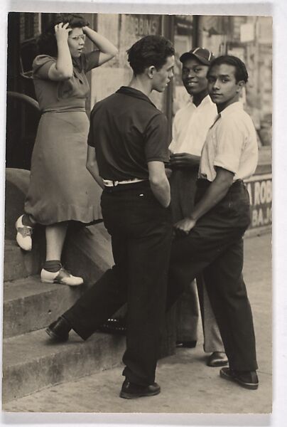 [Group of Teenagers on a Stoop, New York], Sid Grossman (American, 1913–1955), Gelatin silver print 