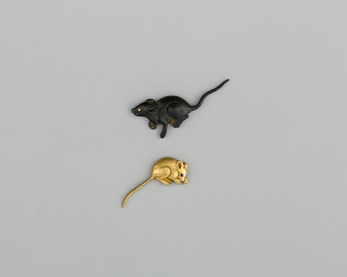 Pair of Sword-Grip Ornaments (Menuki), Copper-gold alloy (shakudō), gold, Japanese 
