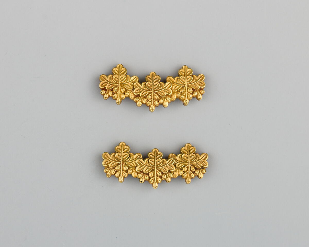 Pair of Sword-Grip Ornaments (Menuki), Gold, Japanese 