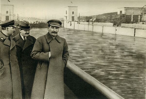 [Kliment Voroshilov, Vyacheslav Molotov, and Joseph Stalin on the Moscow-Volga Canal, Moscow] in Stalin (Moscow, 1940), Unknown (Russian), Photogravure 