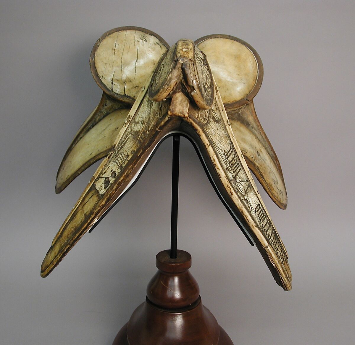 Saddle, Wood (birch), staghorn, bone, pigskin, birch bark, traces of pigment, German