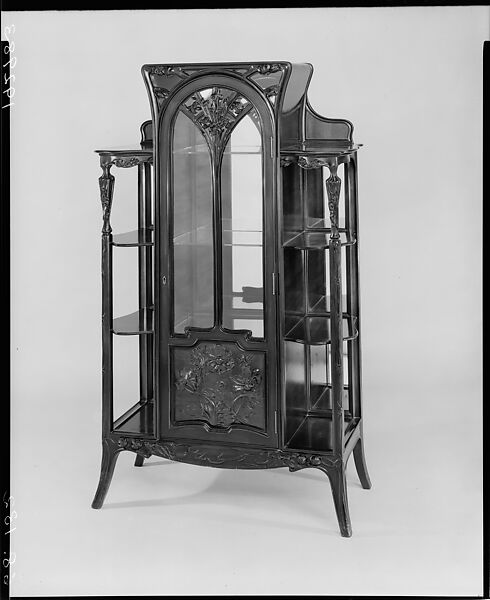 Curio Cabinet, George C. Flint and Company (active ca. 1868–1920), Mahogany, glass, American