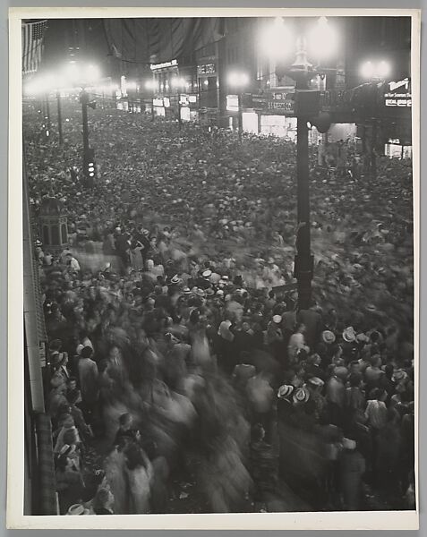 [State Street at Madison, Looking South, Xmas Shoppers], Gordon H. Coster (American, Baltimore, Maryland 1906–1988), Gelatin silver print 