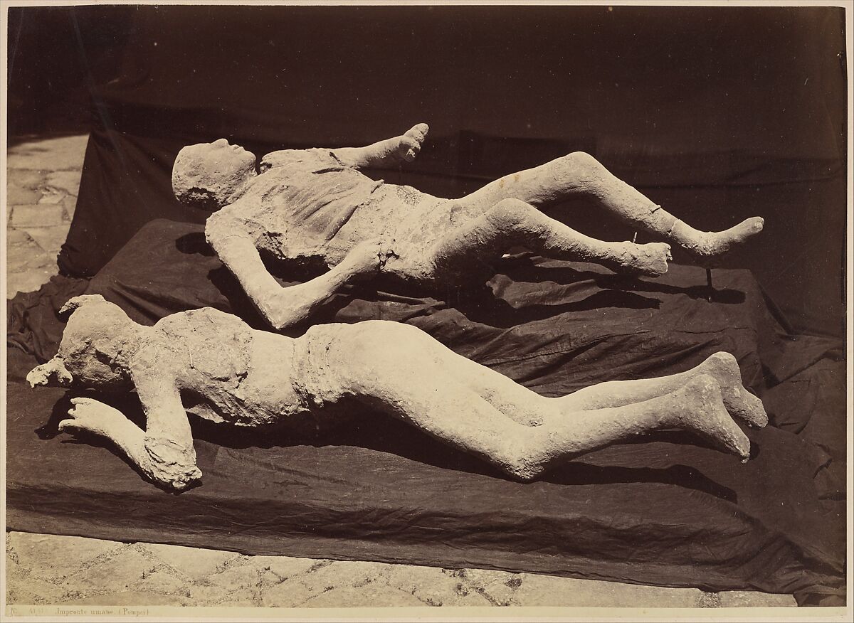 pompeii ruins bodies