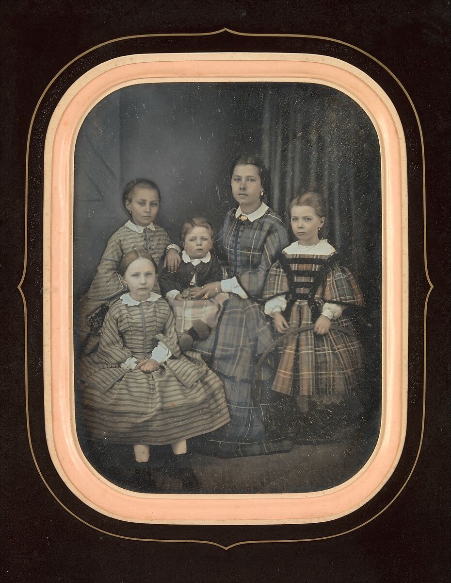 [Woman with Four Children], Alexandre Bertrand (French, born 1822), Daguerreotype 