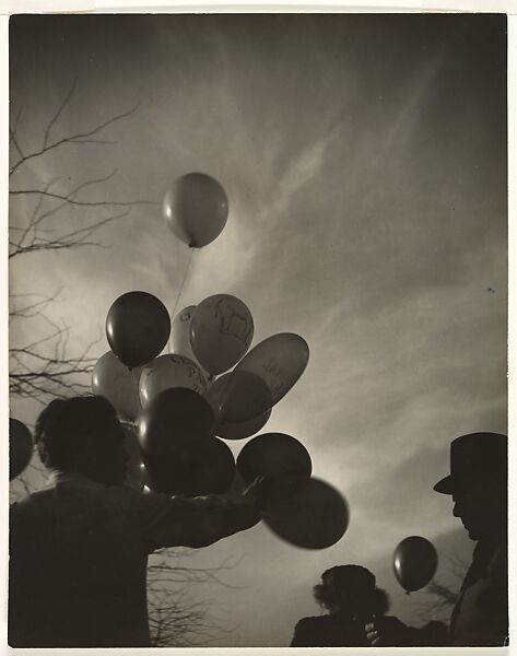 The Park, New York City, Dan Weiner (American, New York 1919–1959 Kentucky), Gelatin silver print 