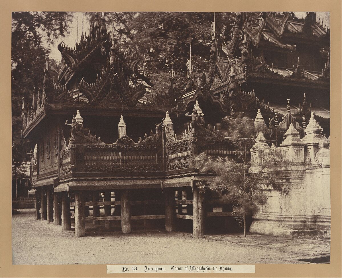 Amerapoora: Corner of Mygabhoodee-tee Kyoung, Linnaeus Tripe (British, Devonport (Plymouth Dock) 1822–1902 Devonport), Albumen silver print from waxed paper negative 