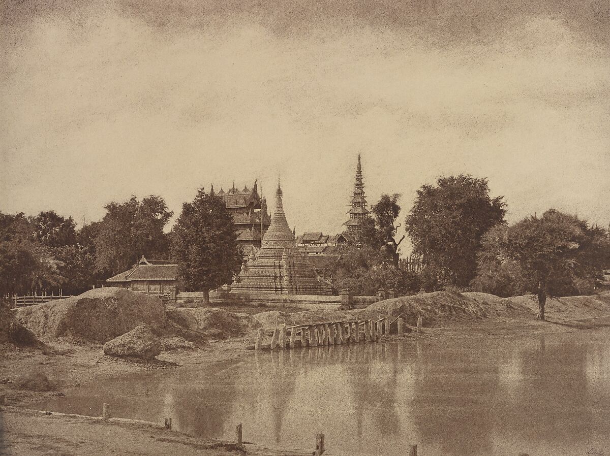 Amerapoora: Shwe-doung-dyk Pagoda, Linnaeus Tripe (British, Devonport (Plymouth Dock) 1822–1902 Devonport), Albumen silver print from waxed paper negative
