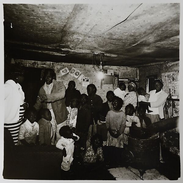 Robert Evans with his children and grandchildren, Beaufort County, S.C., Diane Arbus (American, New York 1923–1971 New York), Gelatin silver print 