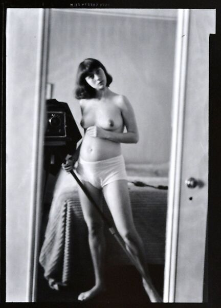 Self-Portrait pregnant, N.Y.C., Diane Arbus (American, New York 1923–1971 New York), Gelatin silver print 