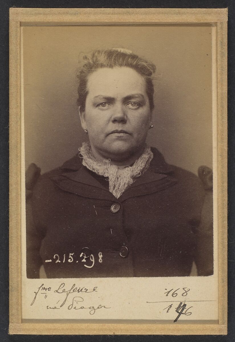 Pioger. Louise (veuve Lefèvre). 45 ans, né à Mézières (Sarthe). Giletière. Disposition du préfet. 8/3/94., Alphonse Bertillon (French, 1853–1914), Albumen silver print from glass negative 