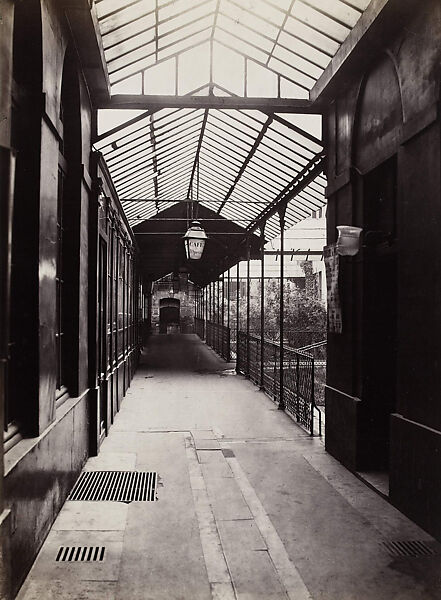 Passage de l’Opéra (de la rue Lepeletier) (ninth arrondissement), Charles Marville (French, Paris 1813–1879 Paris), Albumen silver print from glass negative 