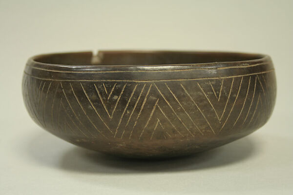 Bowl with geometric pattern