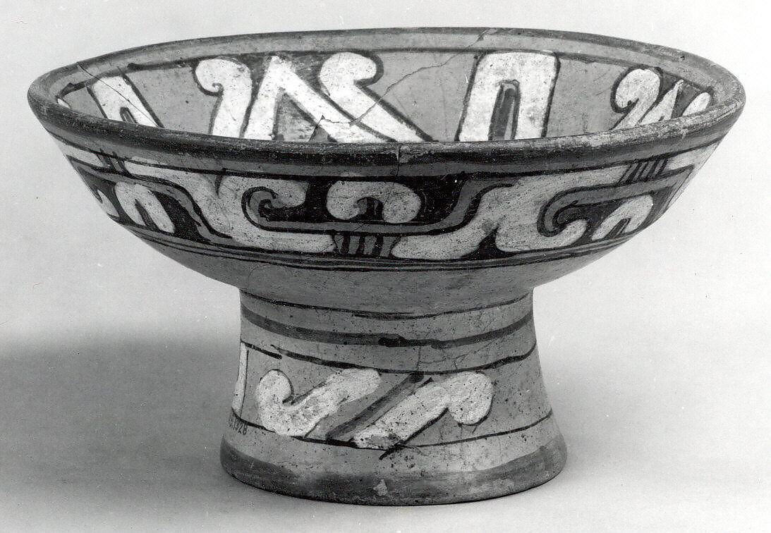 Pedestal Bowl, Ceramic, pigment, Isla de Sacrificios