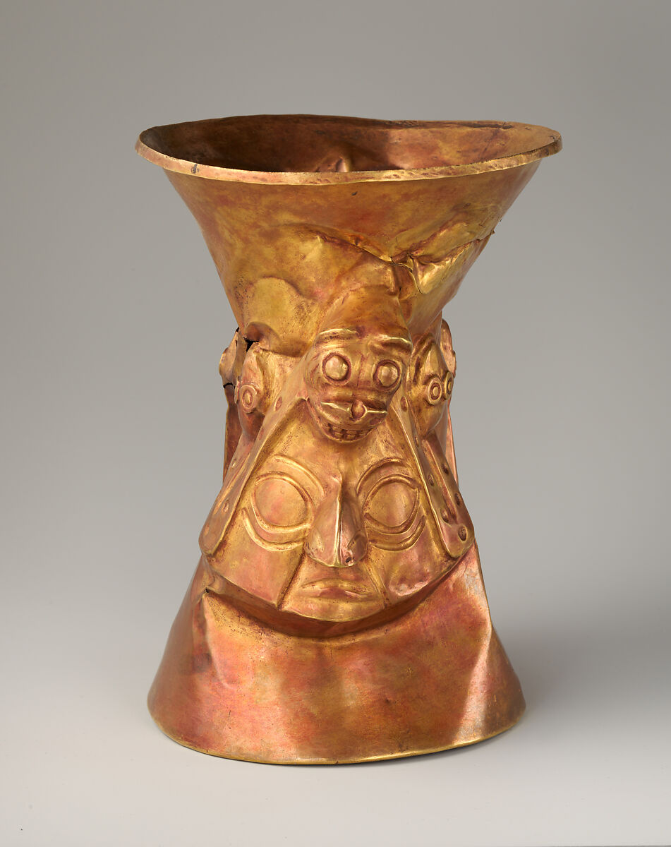 Beaker with faces, snakes, and pumas, Inca artist(s), Gold, Chimú