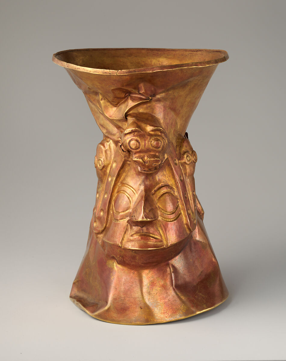 Beaker with faces, snakes, and pumas, Inca artist(s), Gold, Chimú