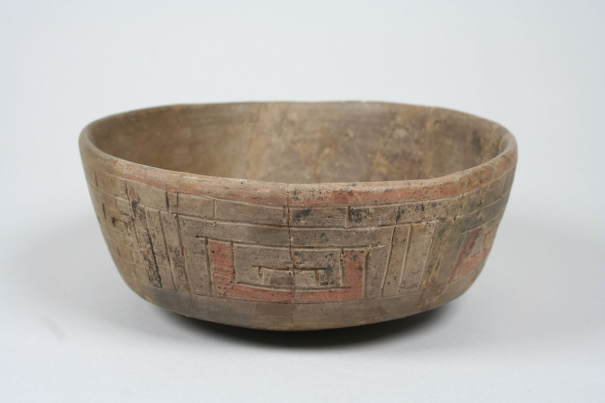 Incised bowl with fox motif, Ceramic, pigment, Paracas 