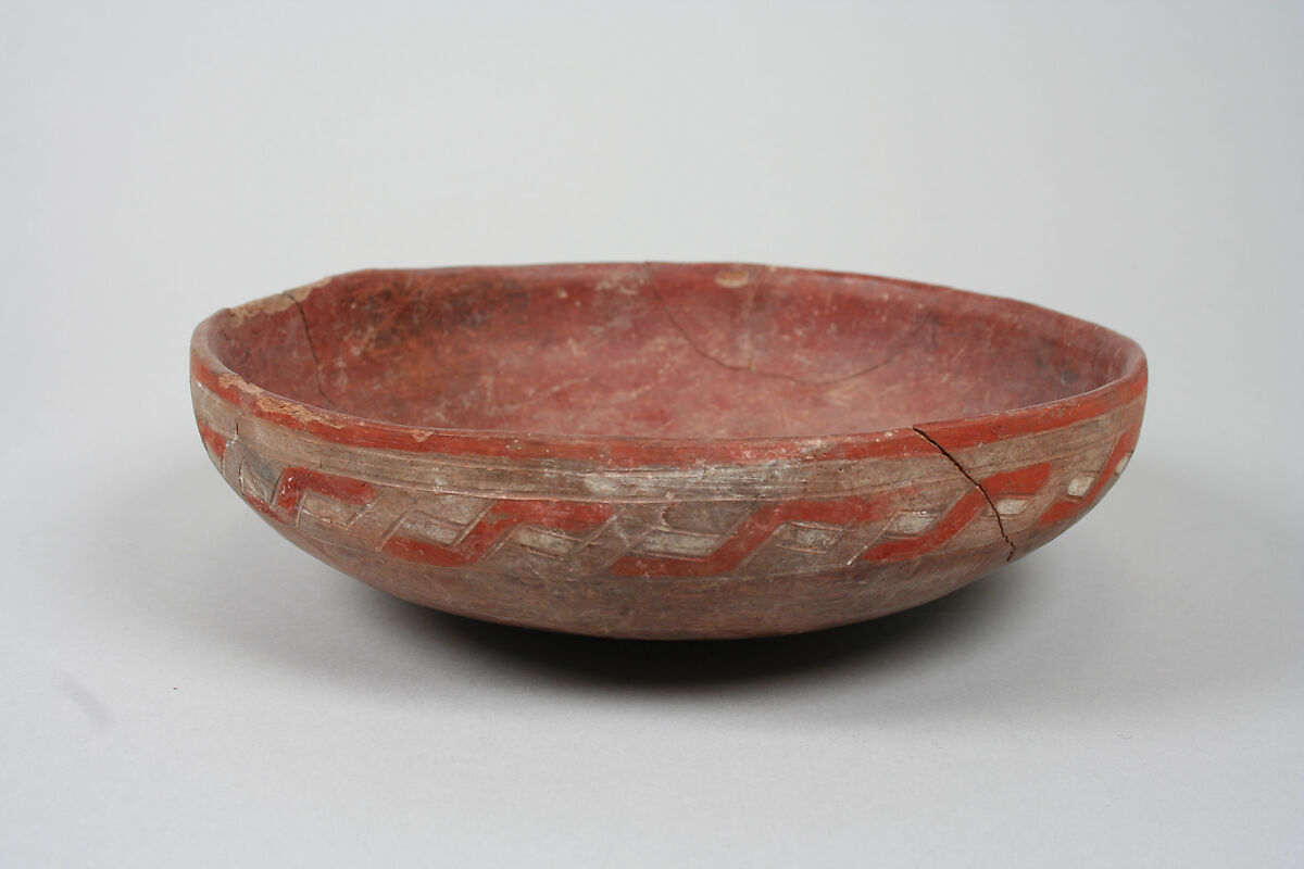 Incised bowl with geometric pattern, Ceramic, pigment, Paracas 