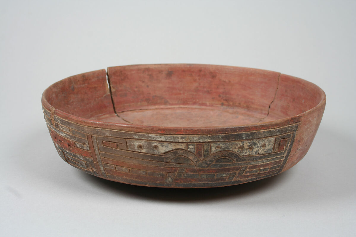 Incised bowl with felines, Ceramic, pigment, Paracas 