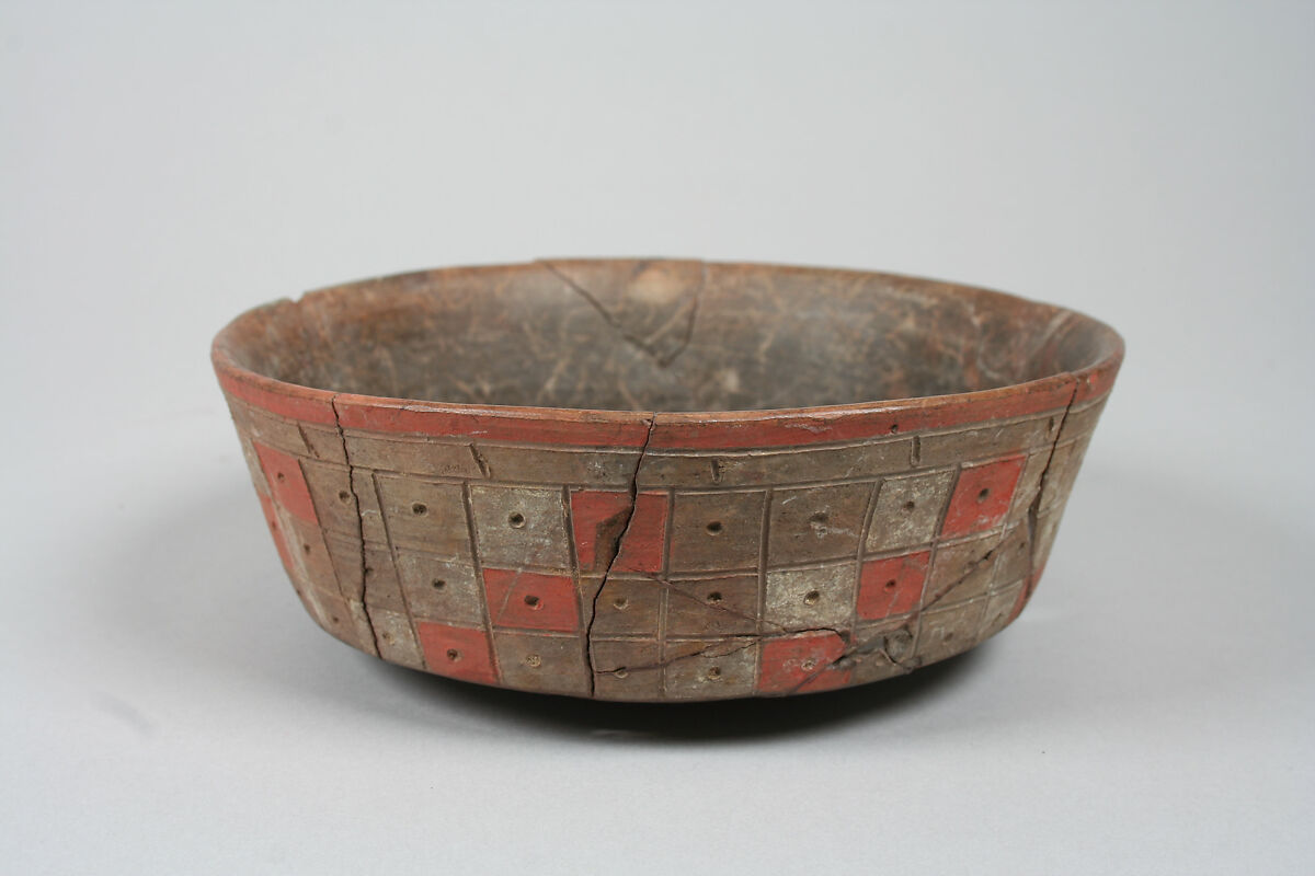 Incised bowl with geometric pattern, Ceramic, pigment, Paracas 